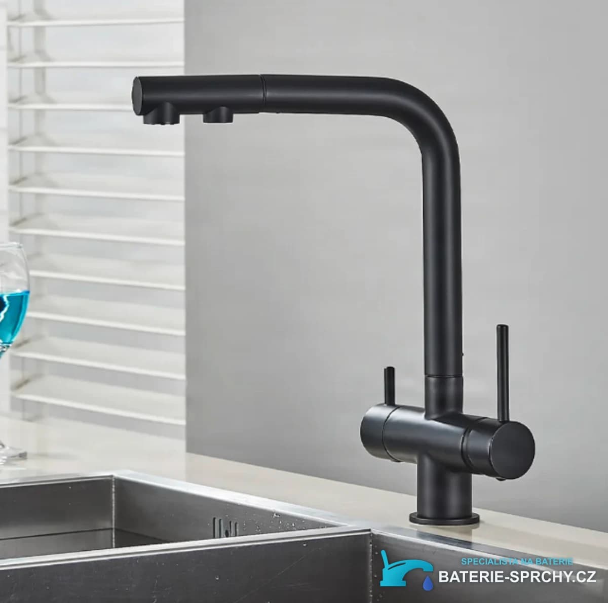 Kuchyňská baterie KA1651 s přípojkou filtru v matné černé