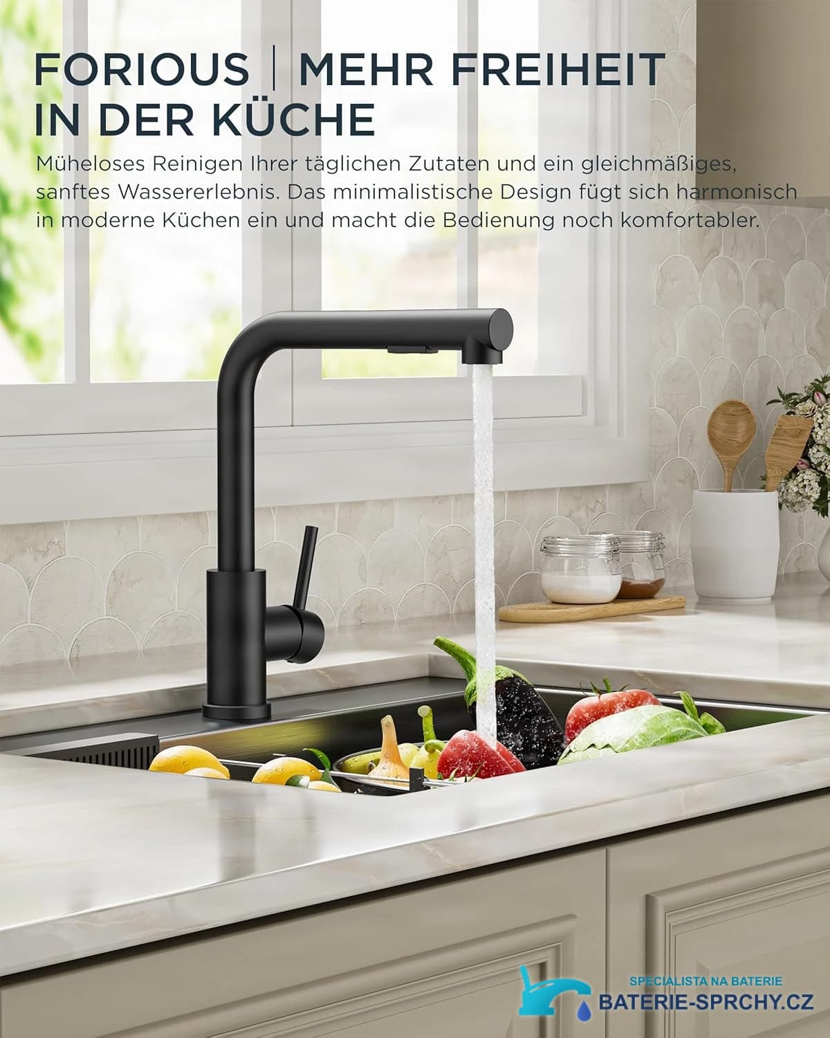 Niederdruck-Küchenarmatur ELITE EDITION KFL2244 im Einsatz an einer hellen Küchenspüle